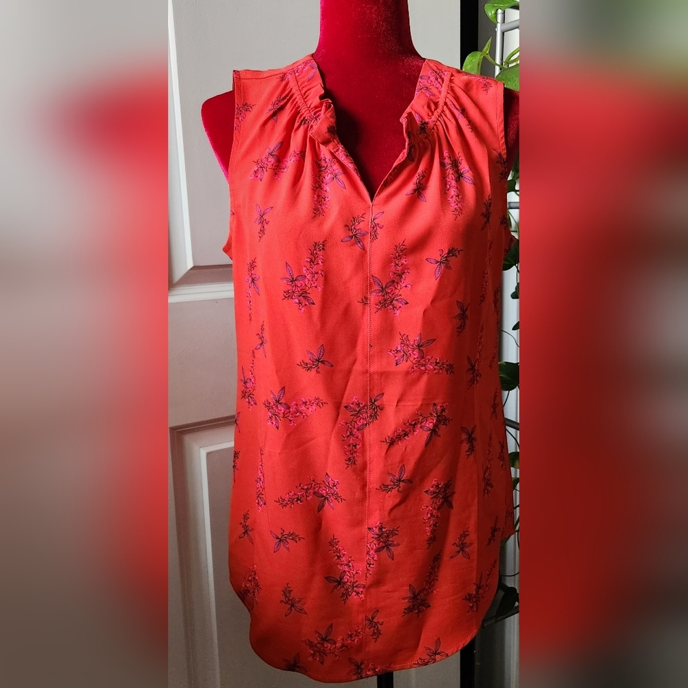 Cabi v neck floral print sleeveless blouse